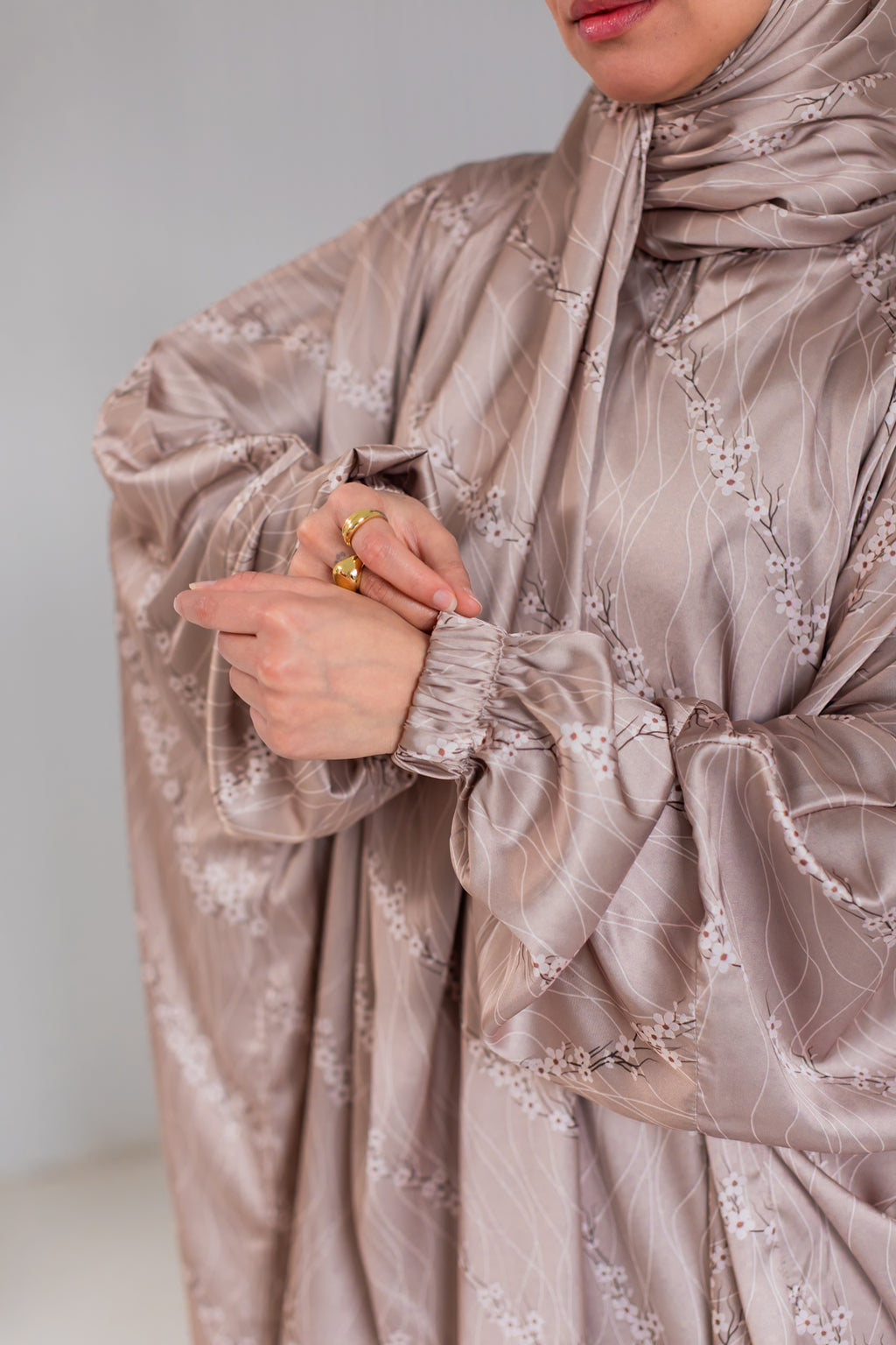 White Flowers on Beige