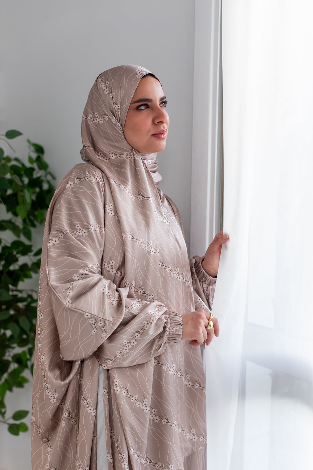 White Flowers on Beige